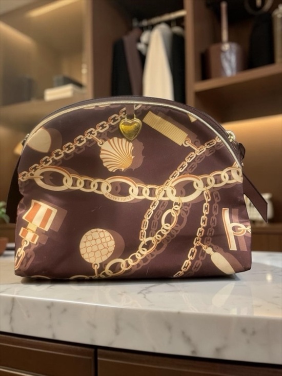 Estee Lauder Handbags - Estee Lauder Cosmetic Makeup Bag Chain Seashell Charm Brown Gold Travel Pouch​